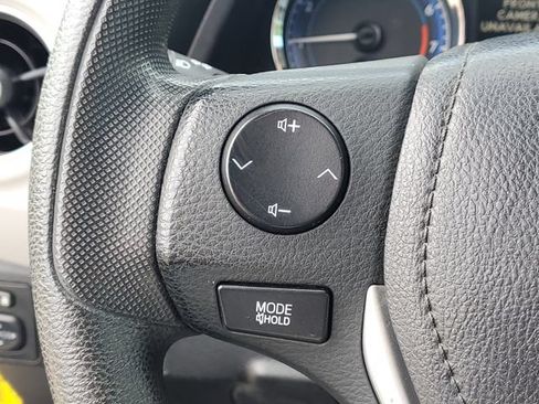 Used 2018 Toyota Corolla LE FWD image 14