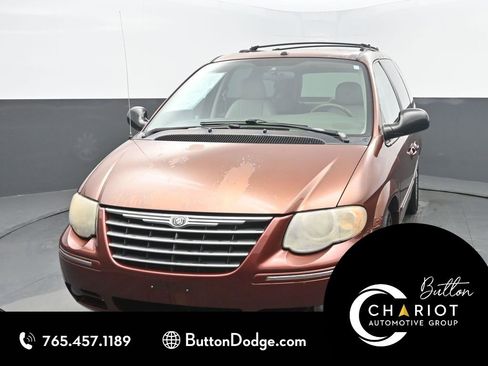 Used 2007 Chrysler Town & Country Touring w/ Luxury Group image 1