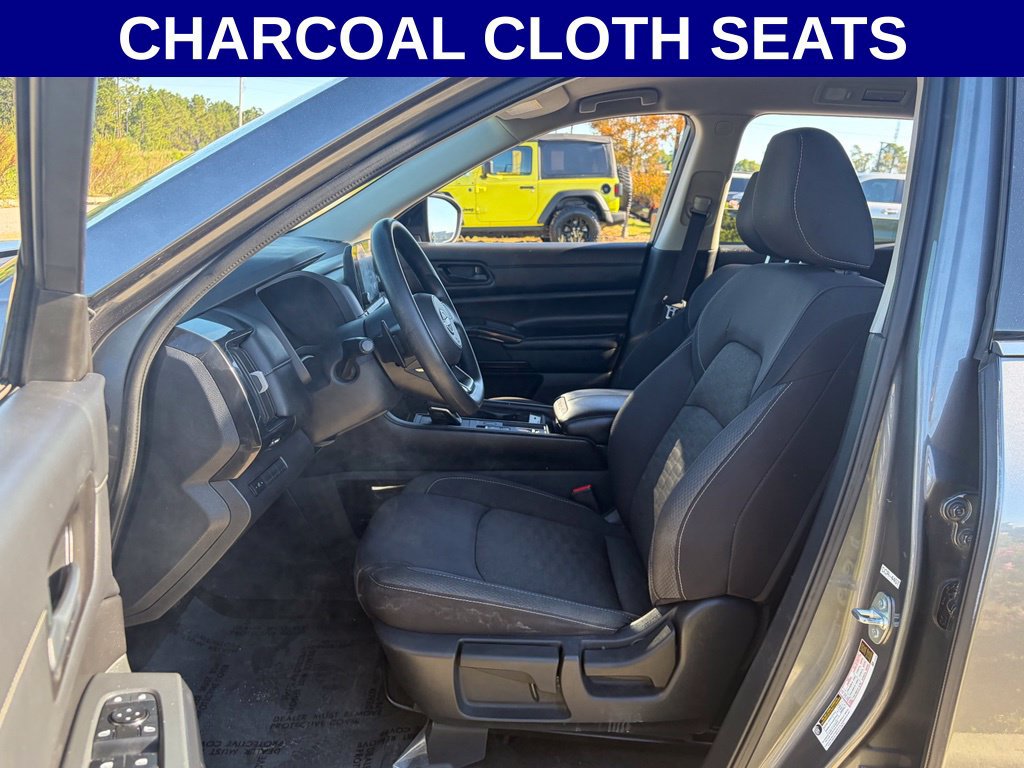 Used 2023 Nissan Pathfinder S FWD image 3