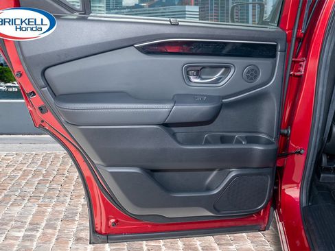 Certified 2025 Honda Pilot Touring image 13