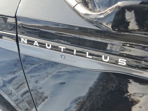 New 2026 Lincoln Nautilus Reserve w/ Jet Appearance Package image 7