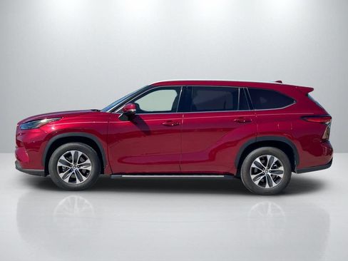 Used 2022 Toyota Highlander XLE FWD image 8