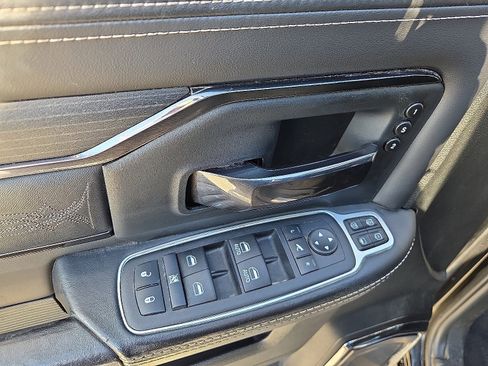 Used 2024 RAM 2500 Limited image 13