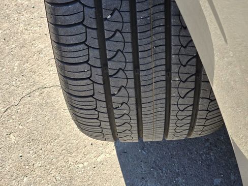 Certified 2021 Hyundai Elantra Limited w/ Cargo Package image 10