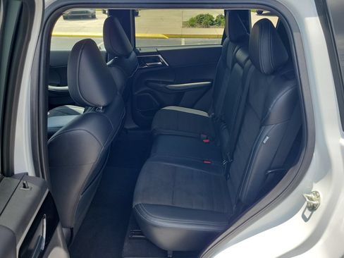 Used 2024 Mitsubishi Outlander SE FWD image 9