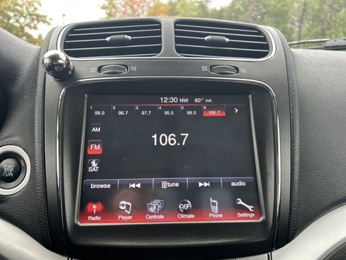 Used 2013 Dodge Journey Crew w/ Driver Convenience Group AWD/4WD image 16