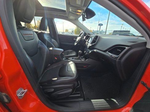 Used 2021 Jeep Cherokee Trailhawk w/ Sun, Sound & Nav Group image 11