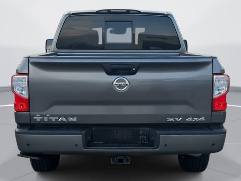 Used 2021 Nissan Titan SV w/ SV Convenience Package image 6