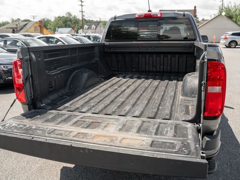 Used 2021 Chevrolet Colorado LT w/ LT Convenience Package RWD image 9