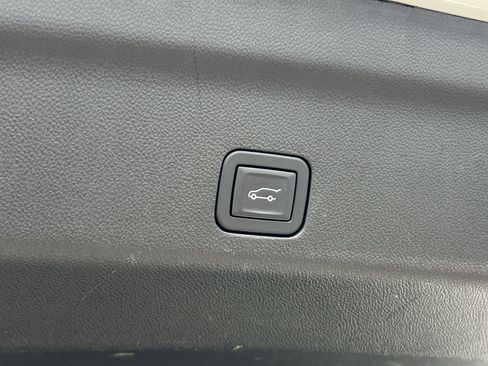 Used 2024 Chevrolet Tahoe LT image 27