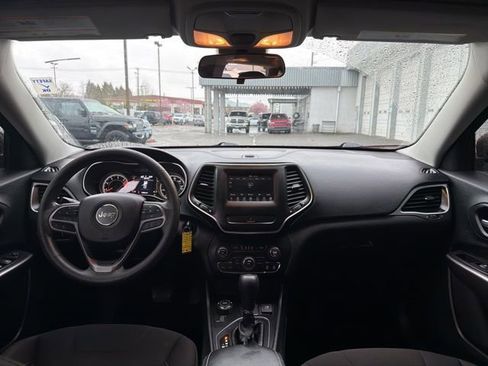 Used 2019 Jeep Cherokee Latitude w/ Popular Appearance Group image 19