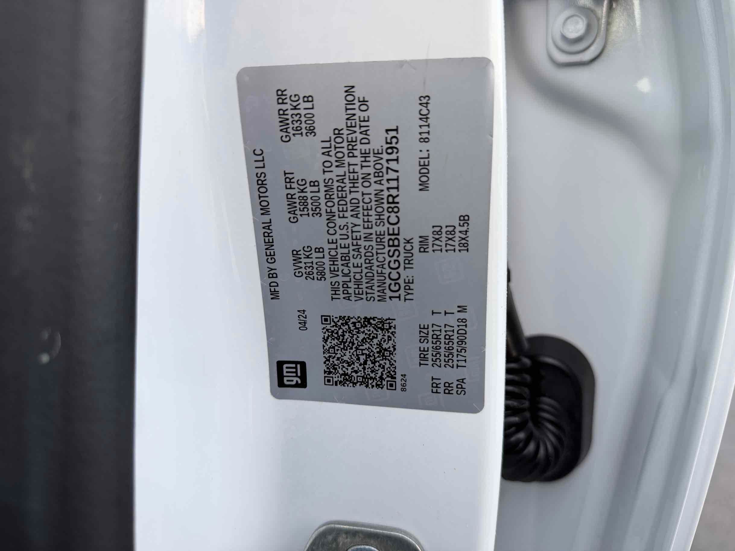 Used 2024 Chevrolet Colorado W/T w/ WT Convenience Package RWD image 20