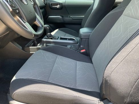 Used 2023 Toyota Tacoma TRD Sport AWD/4WD image 9