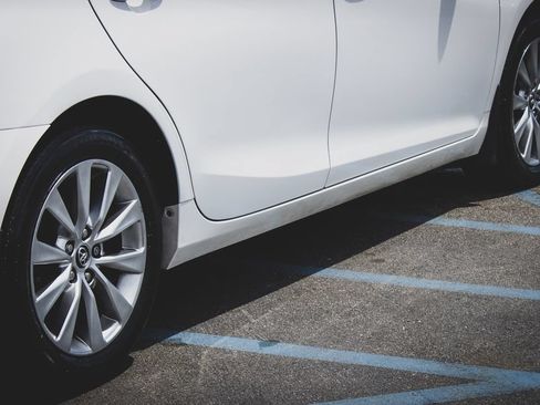 Used 2015 Toyota Camry XLE FWD image 35