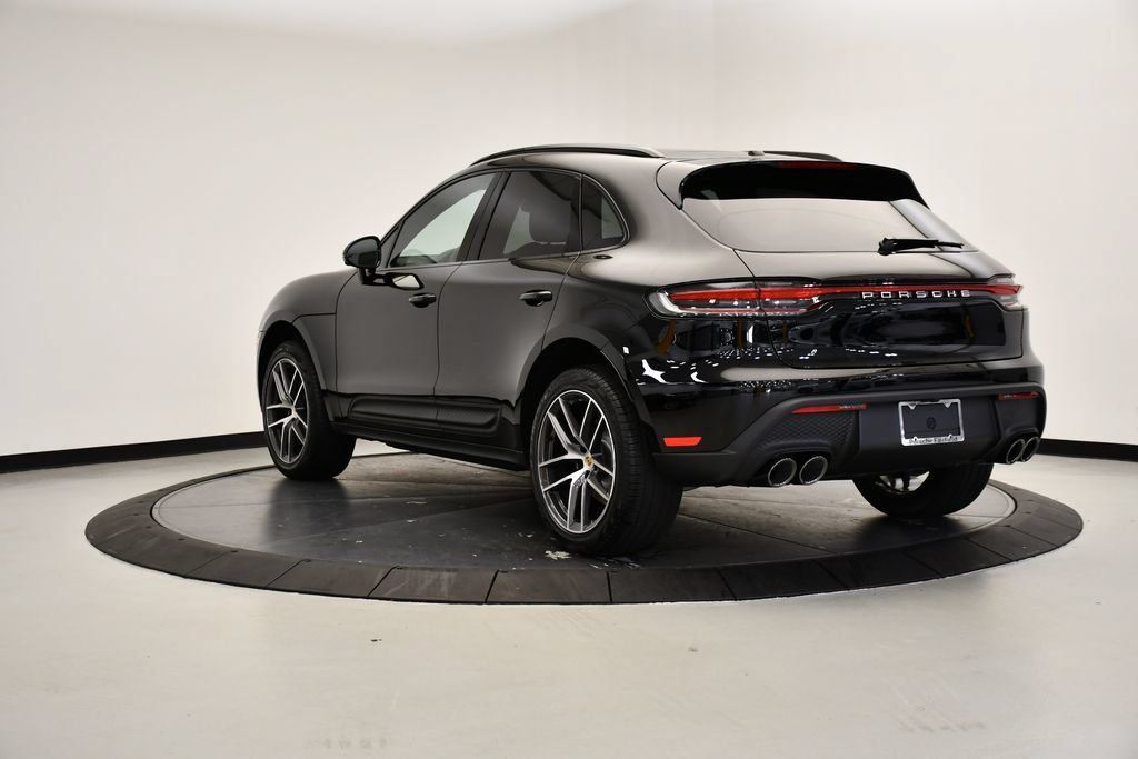Certified 2026 Porsche Macan AWD/4WD image 3