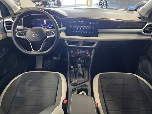 New 2025 Volkswagen Taos SE image 18