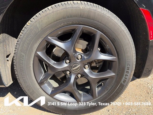 Used 2020 Chrysler Pacifica Limited w/ S Appearance Package FWD image 10