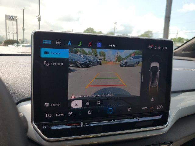 Certified 2025 Volkswagen ID.4 Pro S AWD/4WD image 32