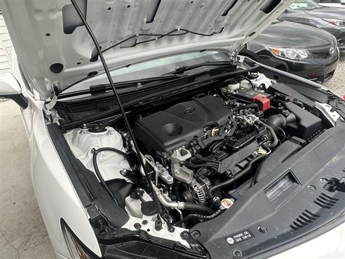 Used 2021 Toyota Camry SE w/ Cold Weather Package AWD/4WD image 30