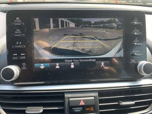 Used 2018 Honda Accord Touring image 32
