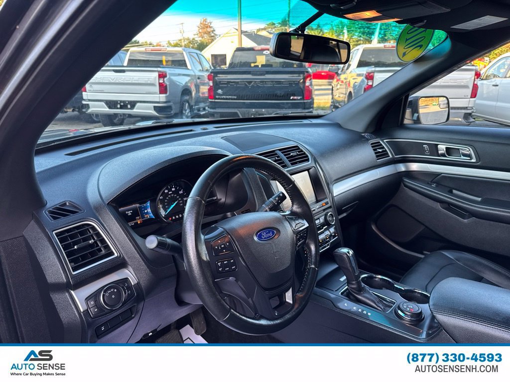 Used 2016 Ford Explorer XLT w/ Equipment Group 202A AWD/4WD image 13