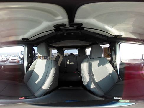 Used 2025 Jeep Wrangler Sport S image 41