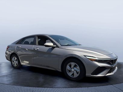 Used 2024 Hyundai Elantra SE
