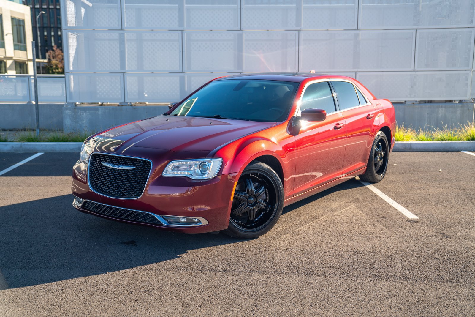 Used 2018 Chrysler 300 Touring L RWD image 1