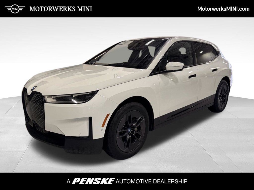Used 2024 BMW iX xDrive50 AWD/4WD image 1