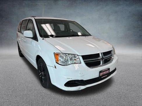 Used 2015 Dodge Grand Caravan SXT image 4