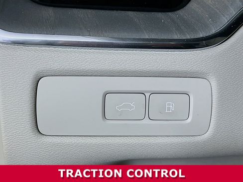 Used 2025 Volvo XC60 T8 Plus w/ Protection Package Premier image 14