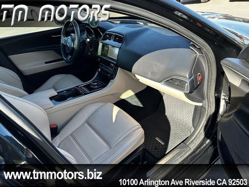 Used 2017 Jaguar XE Prestige image 11