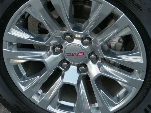 Used 2025 GMC Yukon Denali image 11