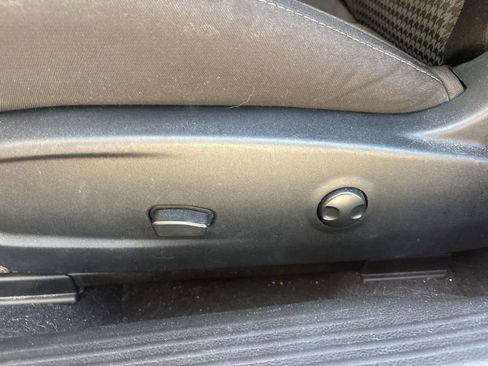 Used 2022 Dodge Challenger R/T w/ Driver Convenience Group image 4