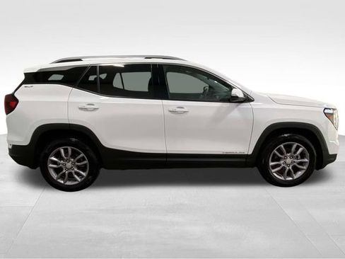 Used 2023 GMC Terrain SLT image 4