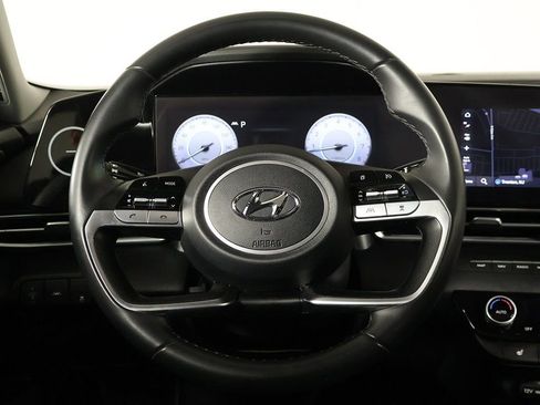 Used 2023 Hyundai Elantra Limited image 39