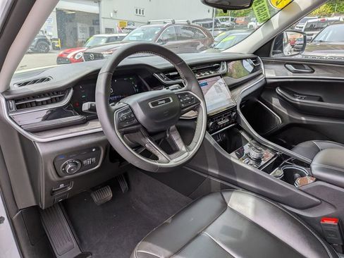 Used 2023 Jeep Grand Cherokee 4WD 4xe image 14