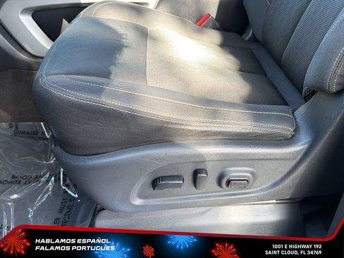 Used 2017 Nissan Titan SV RWD image 14