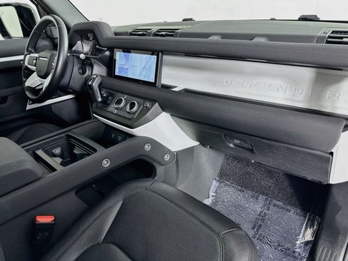 Used 2023 Land Rover Defender 110 SE AWD/4WD image 29