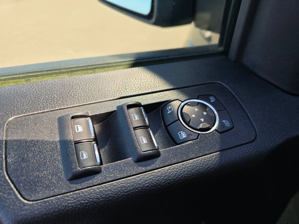 Used 2019 Ford F150 Lariat w/ Equipment Group 502A Luxury AWD/4WD image 19