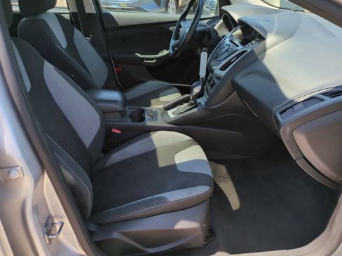 Used 2014 Ford Focus SE w/ SE Sport Package image 23