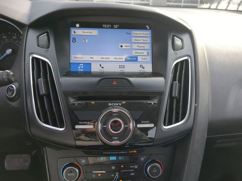 Used 2017 Ford Focus Titanium image 18