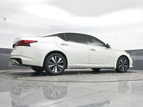 Used 2019 Nissan Altima 2.5 SV image 43