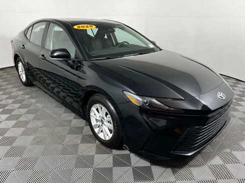 Certified 2025 Toyota Camry LE FWD image 3