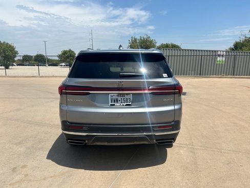 Used 2025 Buick Enclave Preferred FWD image 4