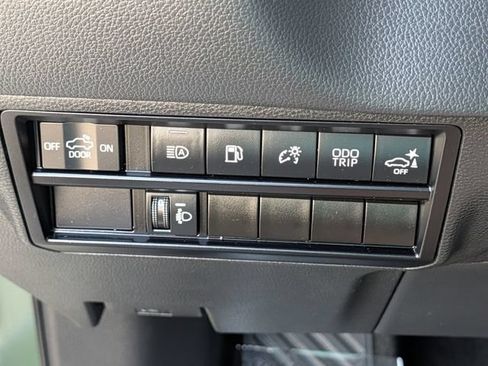 Used 2022 Toyota Tundra Limited AWD/4WD image 23