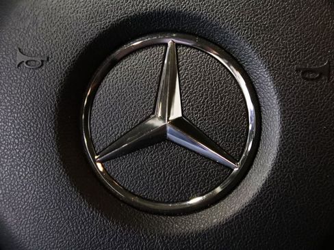 Used 2023 Mercedes-Benz Metris Passenger image 38