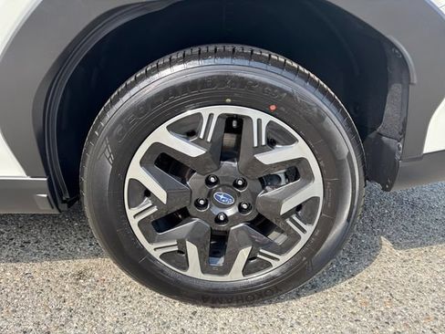 Certified 2025 Subaru Forester Premium AWD/4WD image 26