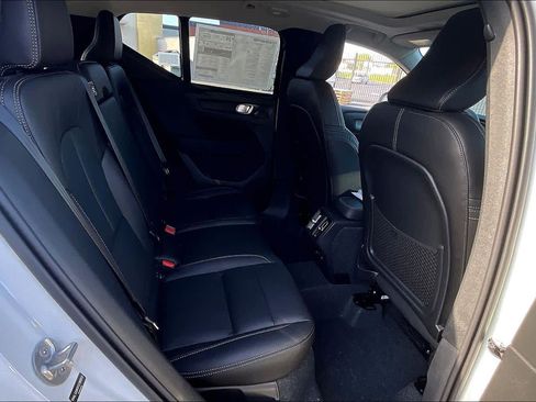 New 2026 Volvo XC40 B5 Core w/ Climate Package image 27