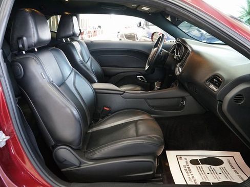 Used 2018 Dodge Challenger GT w/ Driver Convenience Group image 42